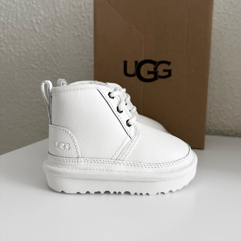 BRAND NEW UGG KIDS NEUMEL WHITE BOOTS